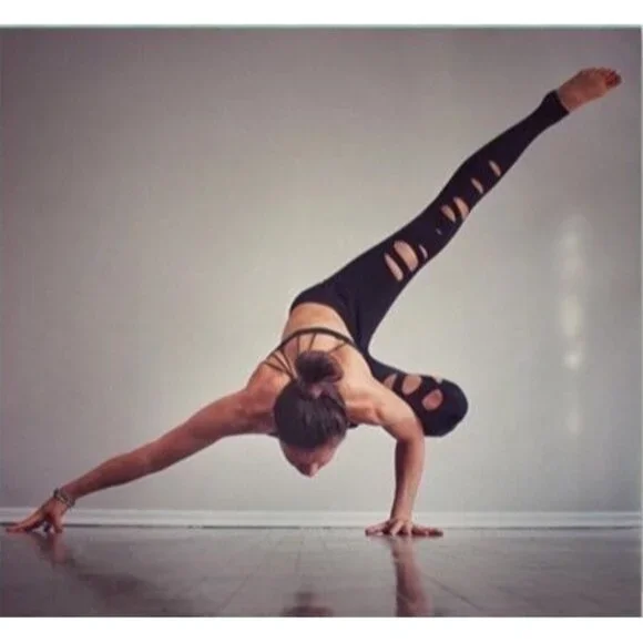 ALO Yoga Black Slashed Up High Waisted Black Athletic & Casual Leggings - Picture 6 of 11